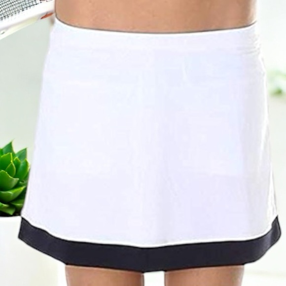 NWT Adidas White with Black Galaxy Skort - Picture 10 of 15